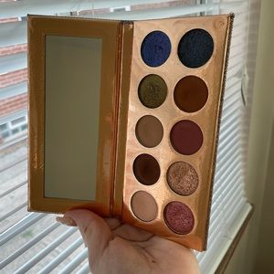 Dose of colors Desi x Katy friendcation pallete